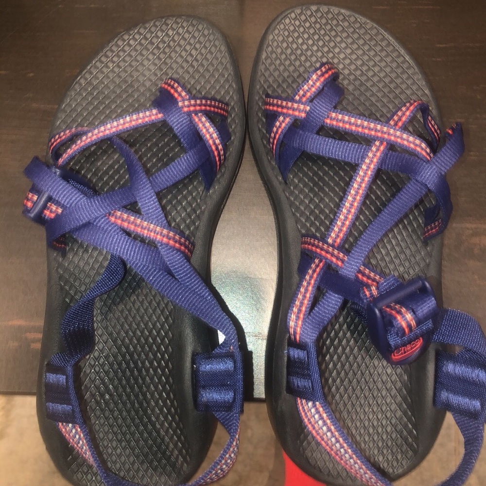 Brand new Chaco zcloud sandals